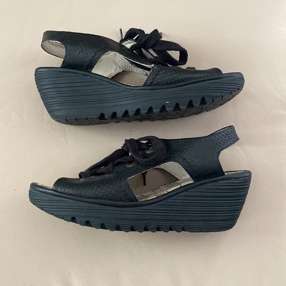 Fly London lace up- open toe wedge shoe- black size 41 - Picture 2 of 7